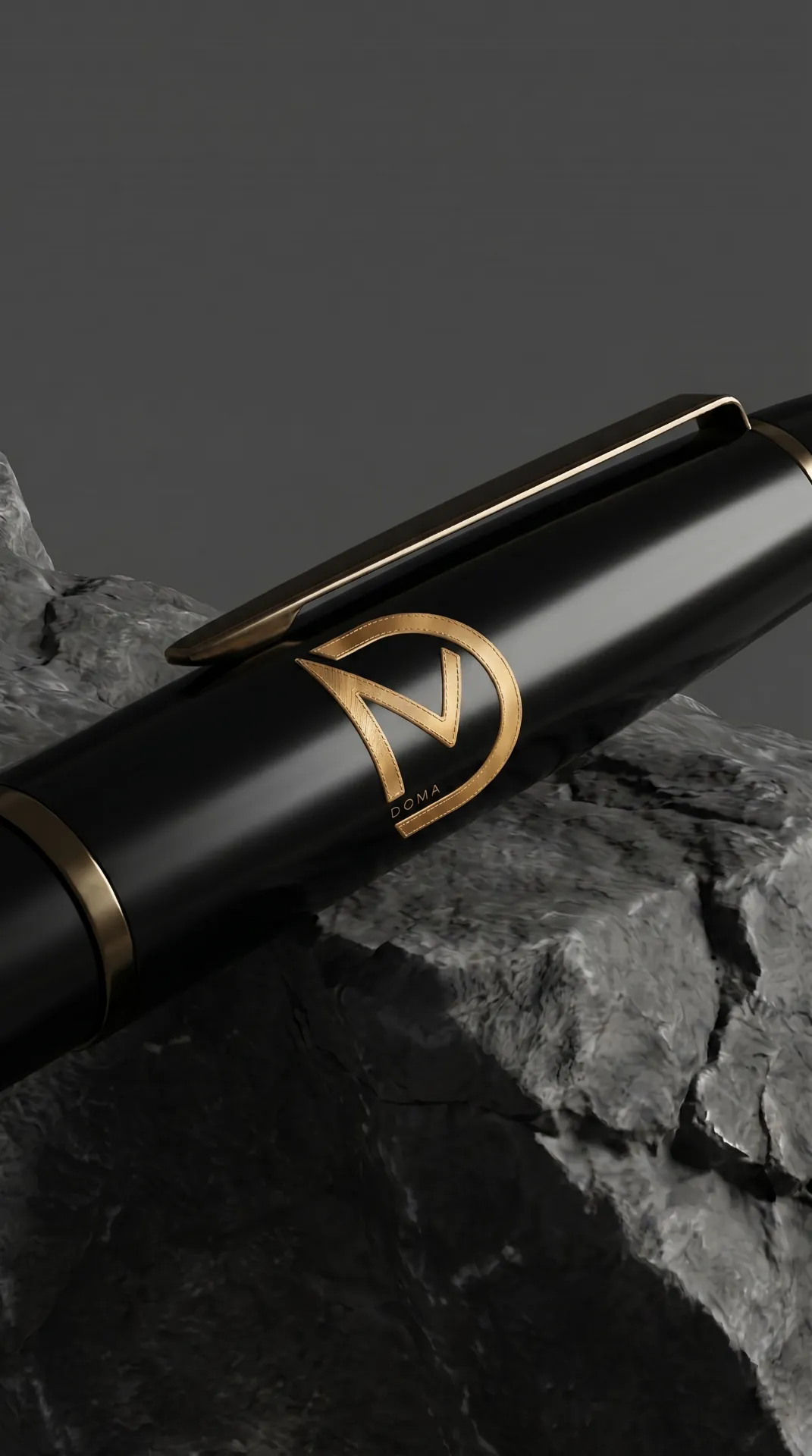 DOMA brand — olovka s gold detaljima